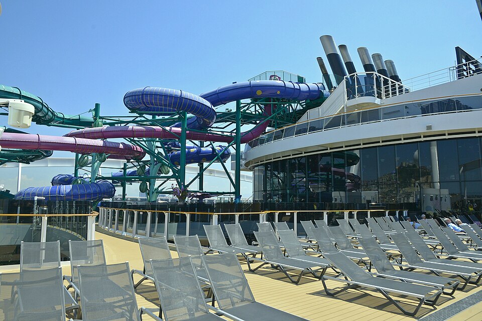 MSCワールド・ヨーロッパ ウォータースライダー